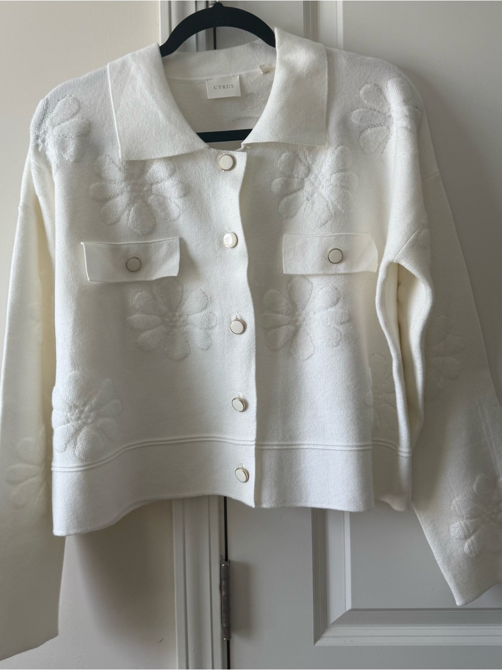 Cyrus Women's White Floral Knit Cardigan